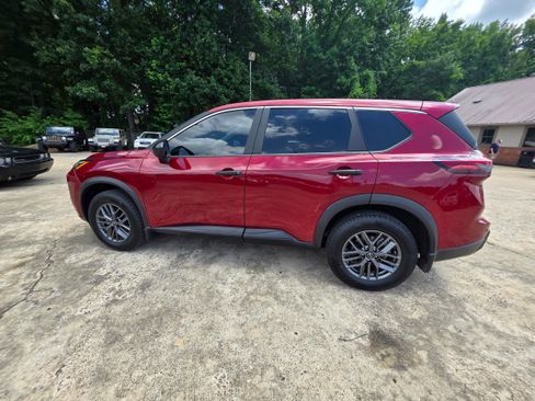 Used 2024 Nissan Rogue S FWD image 8