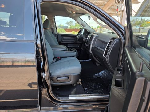Used 2018 RAM 1500 Express RWD image 24