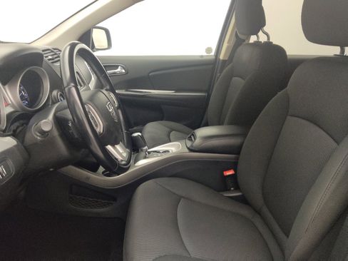 Used 2020 Dodge Journey SE w/ SE Popular Equipment Group FWD image 17