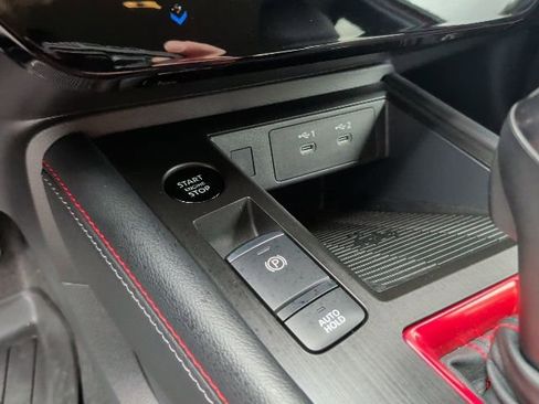 Used 2025 Nissan Kicks SR image 21