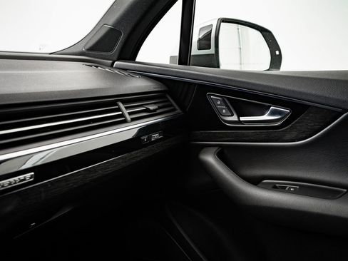 Used 2018 Audi Q7 3.0T Prestige w/ Prestige Package image 43