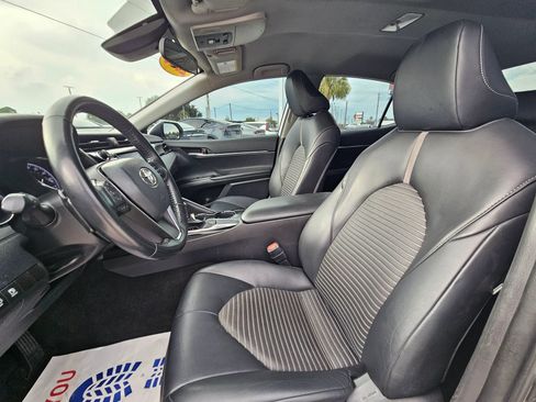 Used 2020 Toyota Camry SE FWD image 13