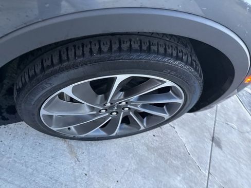 Used 2022 Lincoln Nautilus Reserve w/ Equipment Group 201A image 13