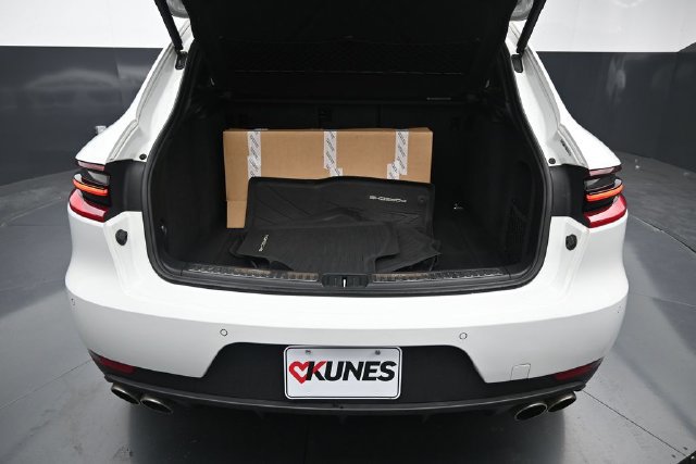 Used 2017 Porsche Macan S AWD/4WD image 9