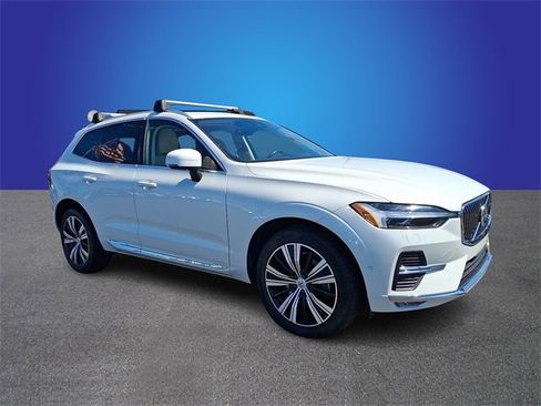 Used 2023 Volvo XC60 B6 Ultimate image 3