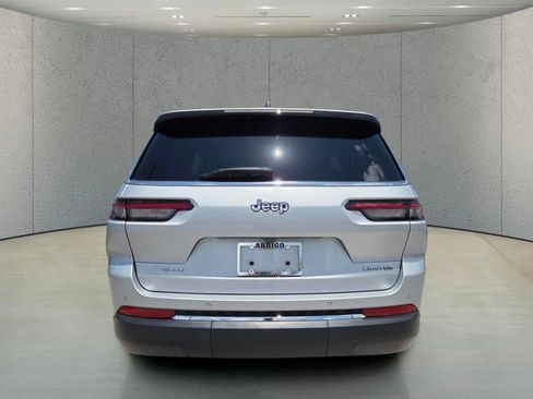 Used 2023 Jeep Grand Cherokee L Limited AWD/4WD image 5