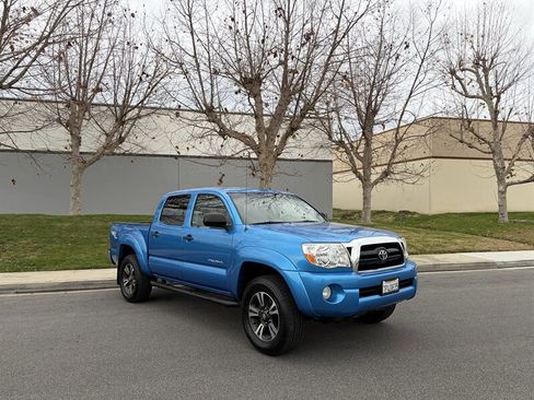 Used 2005 Toyota Tacoma PreRunner image 10