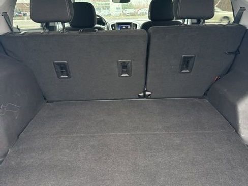 Used 2024 GMC Terrain SLE image 14