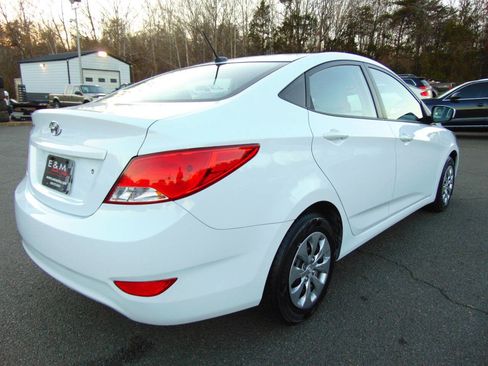 Used 2017 Hyundai Accent SE image 41