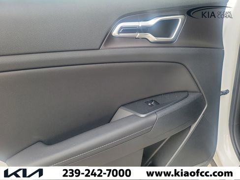 Certified 2026 Kia Sportage EX w/ EX Panorama Roof Package FWD image 12