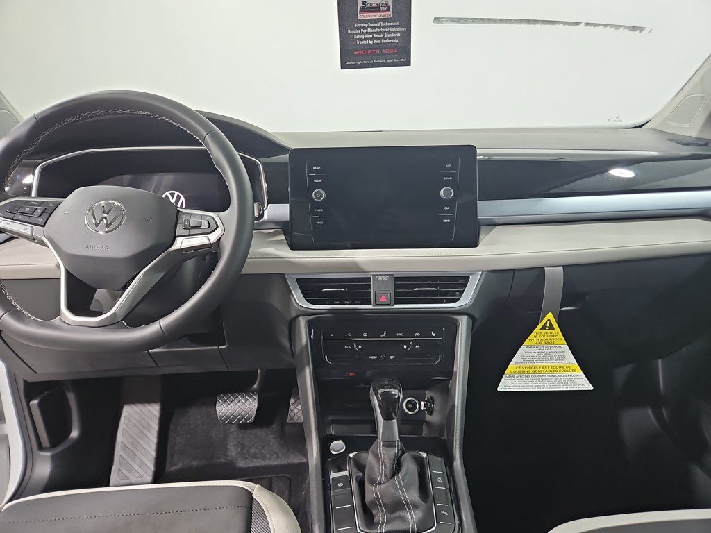 New 2026 Volkswagen Taos SE AWD/4WD image 17