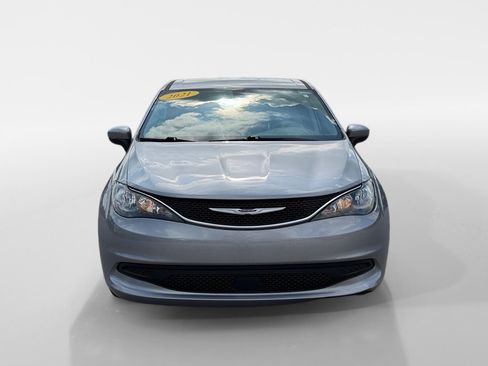 Used 2021 Chrysler Voyager LX w/ Cold Weather Group FWD image 8