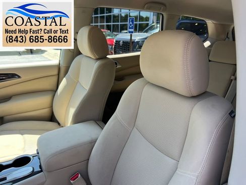 Used 2017 Nissan Pathfinder SV FWD image 12