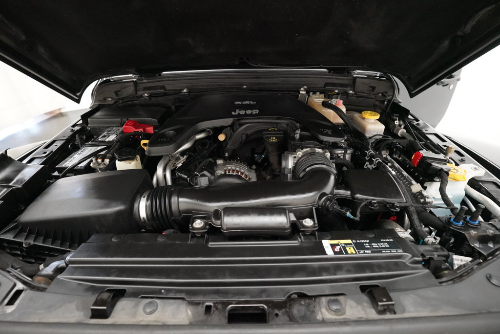Used 2019 Jeep Wrangler Unlimited Rubicon AWD/4WD image 3