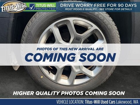 Used 2015 Jeep Renegade Latitude FWD image 4