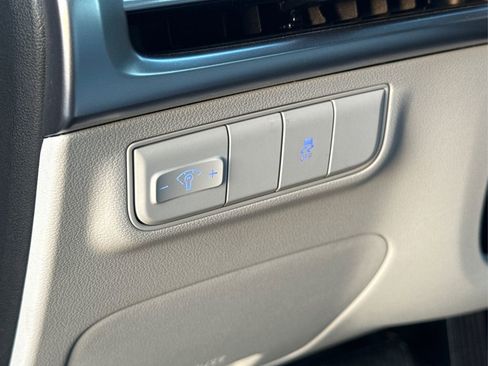 Certified 2025 Hyundai Tucson SE image 31