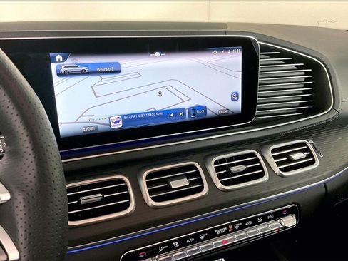 Used 2026 Mercedes-Benz GLS 450 4MATIC image 6