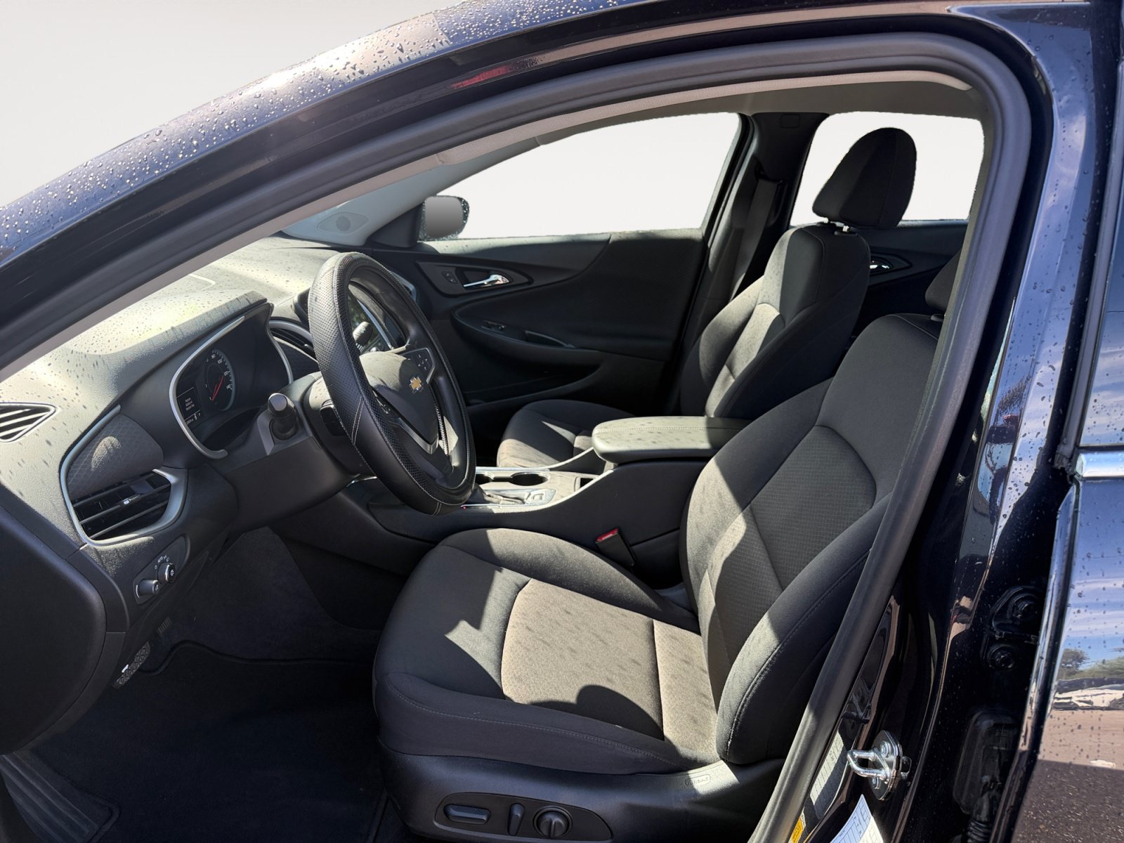 Used 2023 Chevrolet Malibu LT FWD image 9