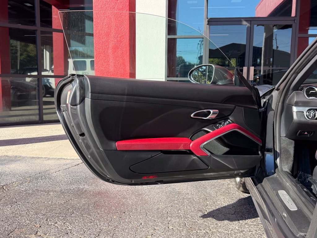 Used 2019 Porsche 718 Cayman RWD image 19