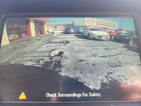 Used 2014 Chevrolet Equinox LT w/ Driver Convenience Package image 24