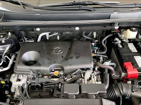 Used 2021 Toyota RAV4 XLE FWD image 20