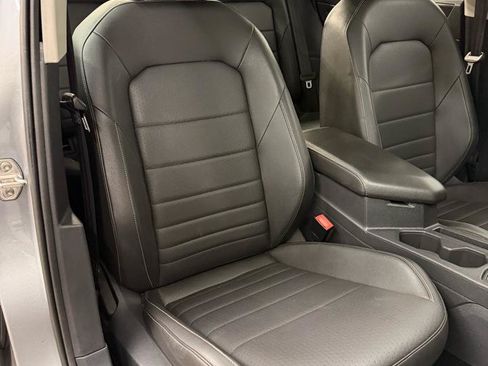 Used 2023 Volkswagen Jetta SE w/ Panoramic Sunroof Package FWD image 34