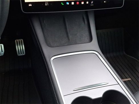 Used 2025 Tesla Model Y Performance image 15