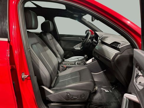 Used 2024 Audi Q3 2.0T Premium image 27