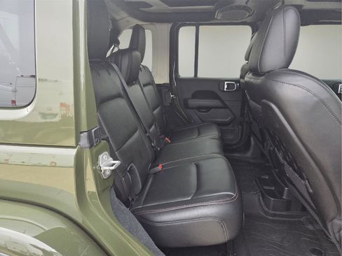 Used 2022 Jeep Wrangler Unlimited Rubicon w/ Xtreme Recon 35" Tire Package image 26