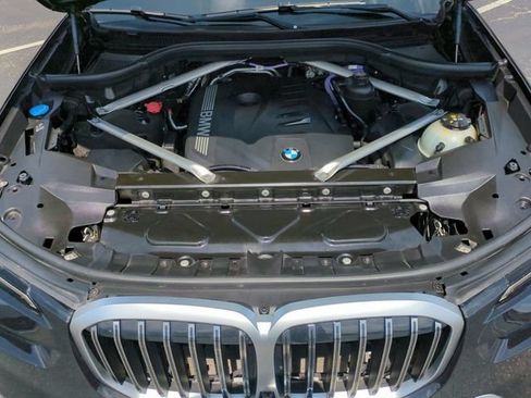 Used 2025 BMW X7 xDrive40i AWD/4WD image 33