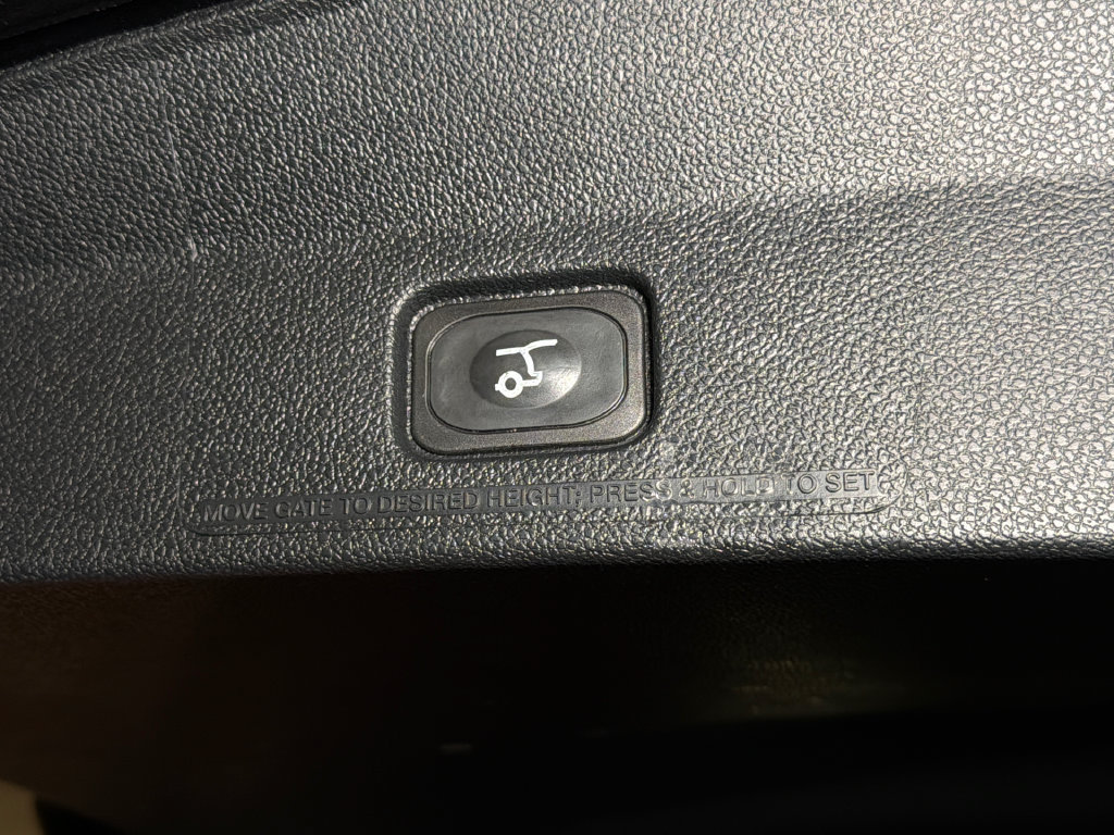 Used 2017 Ford Explorer Platinum AWD/4WD image 7
