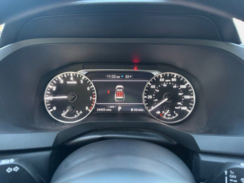 Used 2024 Nissan Pathfinder S image 17