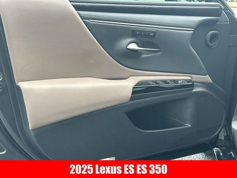 Used 2025 Lexus ES 350 350 w/ Premium Package image 4
