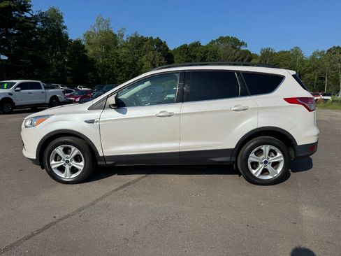 Used 2016 Ford Escape SE w/ Equipment Group 201A FWD image 2