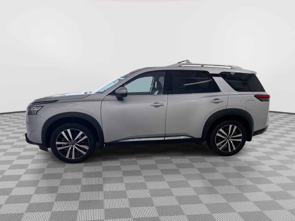 Certified 2025 Nissan Pathfinder Platinum w/ Cargo Package FWD image 8