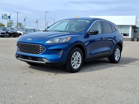 Certified 2022 Ford Escape SE w/ Convenience Package AWD/4WD image 3