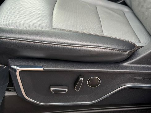 Used 2022 Ford F150 Lightning Lariat w/ Equipment Group 511A High image 20