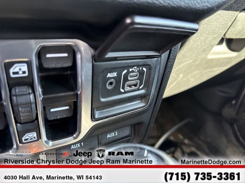 Used 2025 Jeep Wrangler Willys image 18