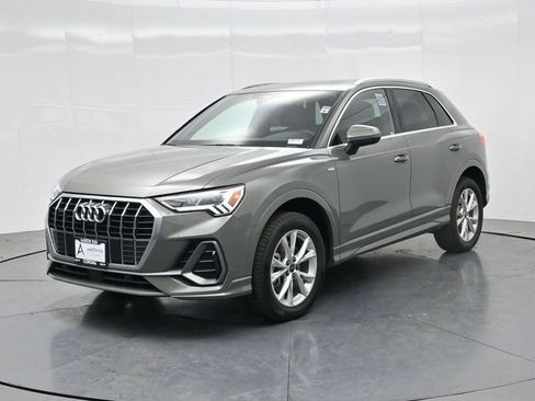 Used 2025 Audi Q3 2.0T Premium AWD/4WD image 2