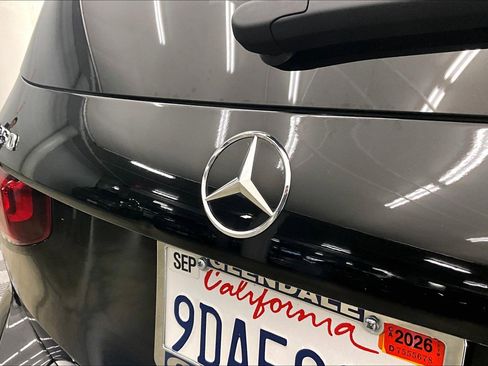 Certified 2022 Mercedes-Benz GLB 250 image 7
