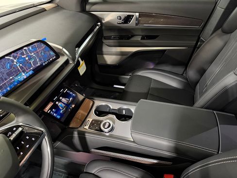 New 2026 Cadillac Vistiq Luxury AWD/4WD image 36