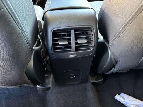 Certified 2022 Ford Escape SE w/ SE Sport Appearance Package image 34