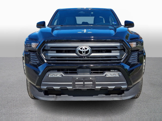 Used 2025 Toyota Tacoma SR5 AWD/4WD image 2