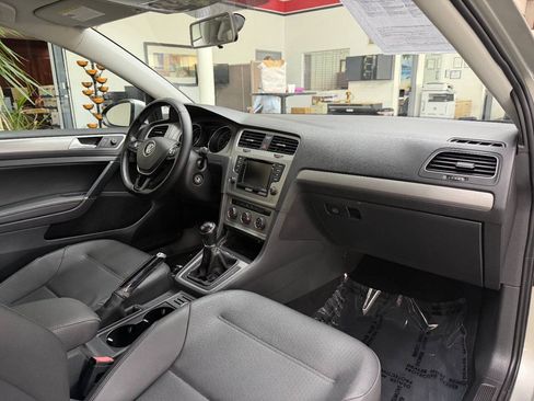 Used 2015 Volkswagen Golf 2-Door FWD image 16