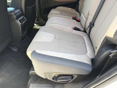 Used 2023 Hyundai Santa Fe SEL FWD image 15