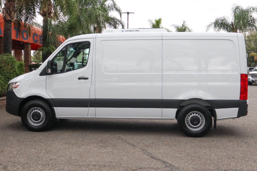 Used 2022 Mercedes-Benz Sprinter 2500 w/ Parking Package image 5