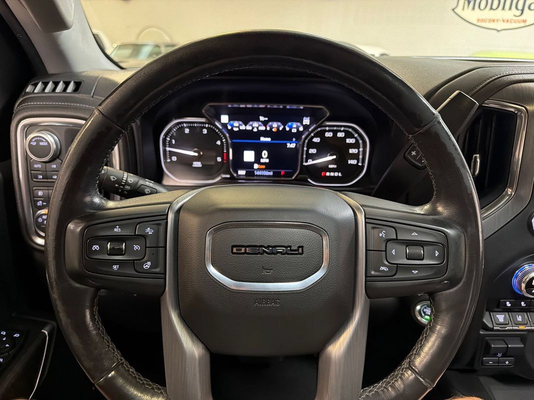 Used 2020 GMC Sierra 3500 Denali w/ Denali Ultimate Package AWD/4WD image 17