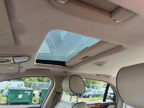 Used 2005 Jaguar XJ8 L image 19