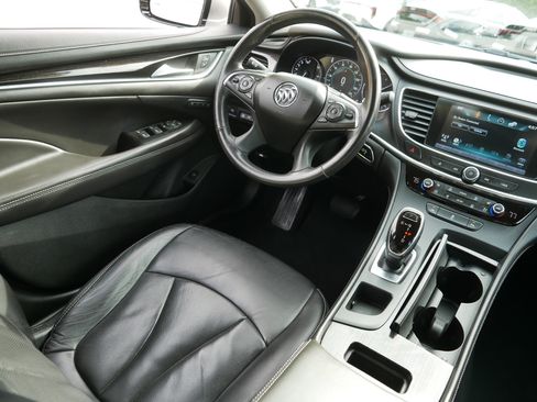 Used 2018 Buick LaCrosse Premium FWD image 9