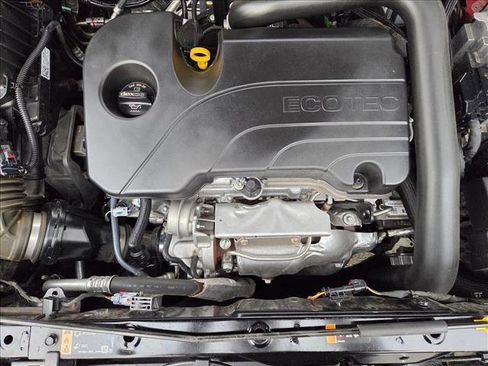 Used 2024 GMC Terrain SLT image 21